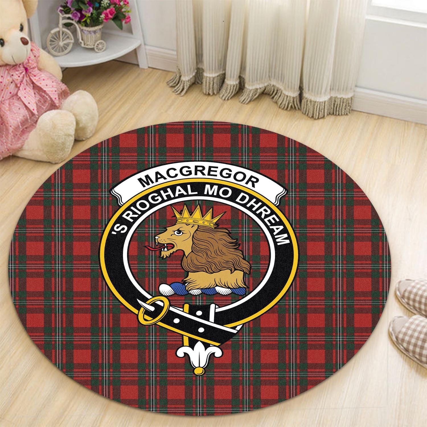 macgregor-tartan-round-rug-with-family-crest