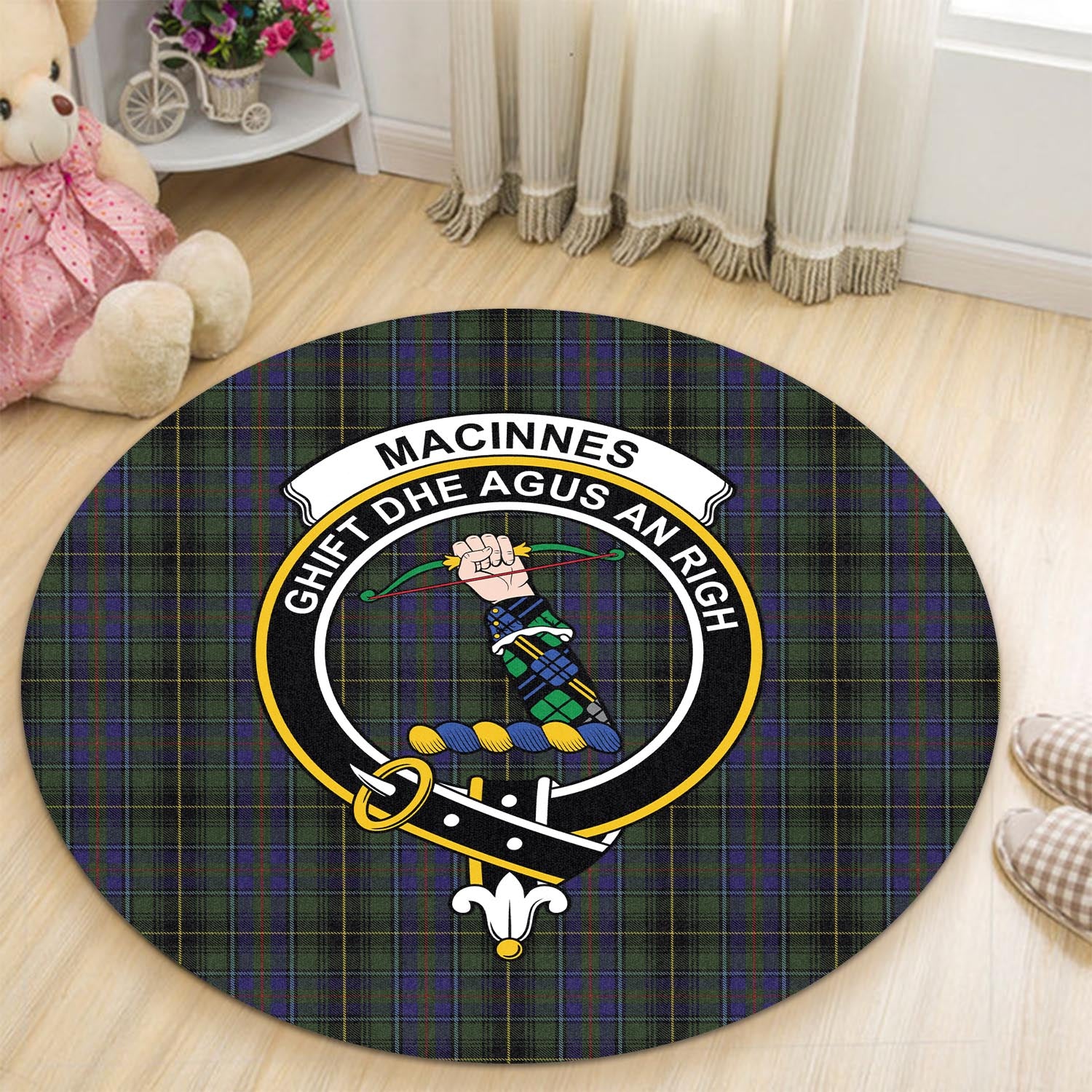 macinnes-tartan-round-rug-with-family-crest