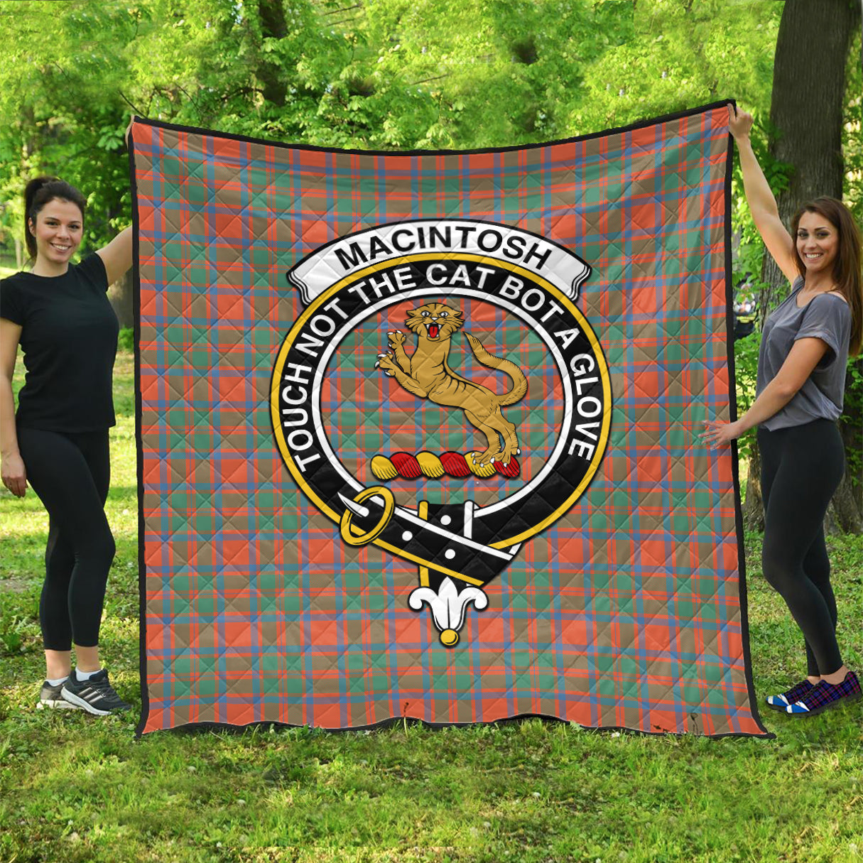 macintosh-ancient-tartan-quilt-with-family-crest