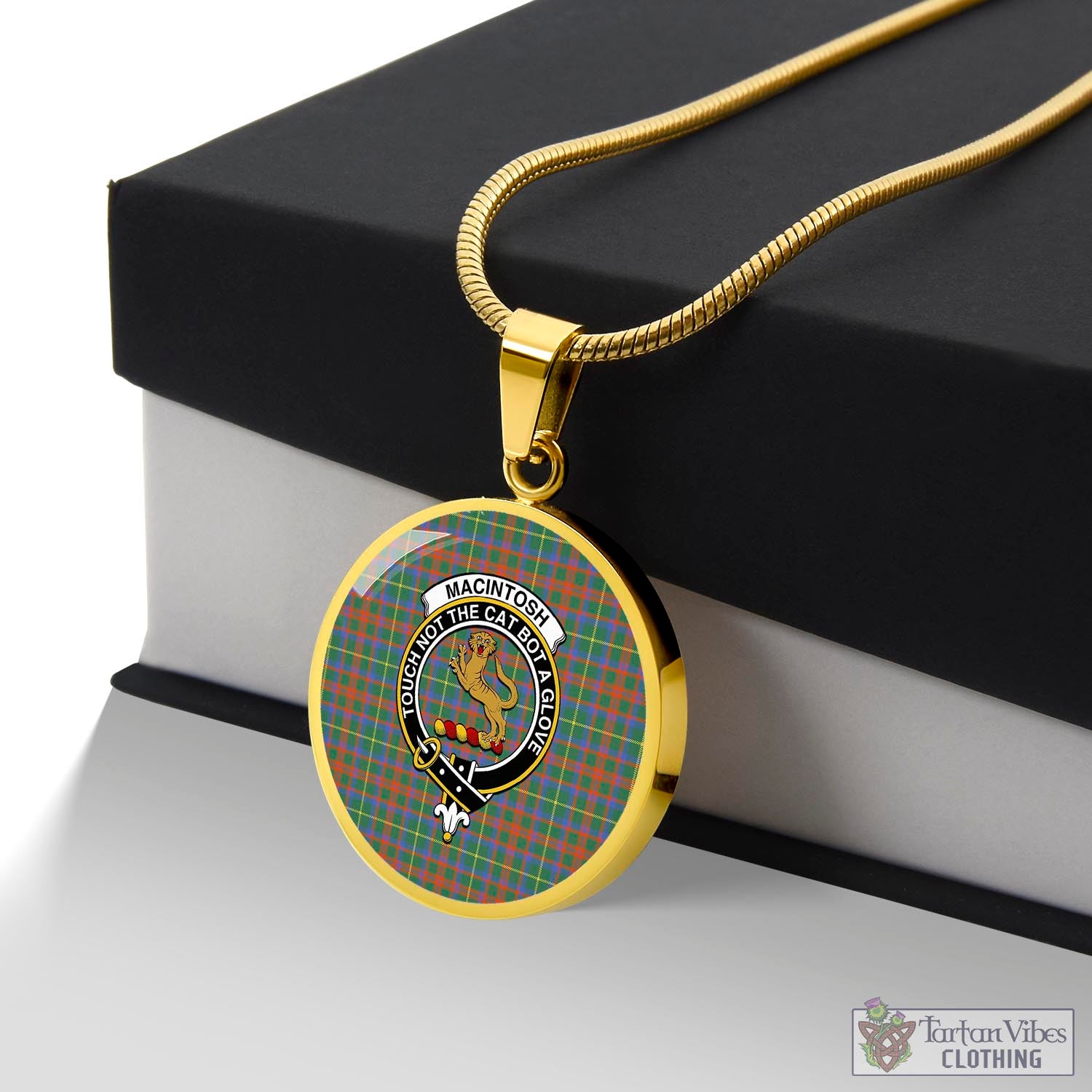 Tartan Vibes Clothing MacIntosh Hunting Ancient Tartan Circle Necklace with Family Crest