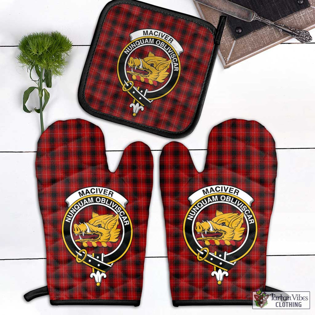 MacIver (McIver) Tartan Combo Oven Mitt & Pot-Holder with Family Crest Combo 1 Oven Mitt & 1 Pot-Holder Black - Tartan Vibes Clothing