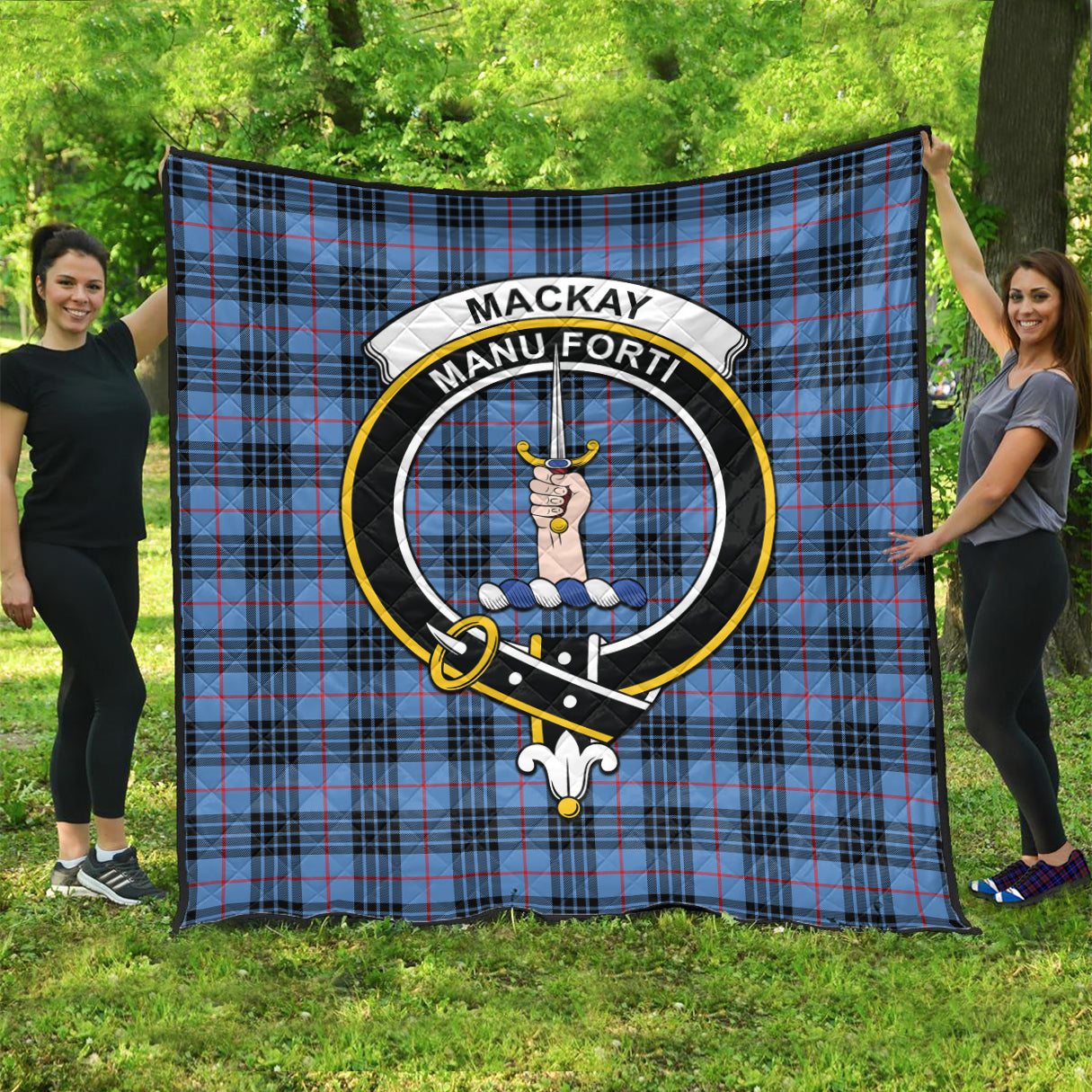 mackay-blue-tartan-quilt-with-family-crest