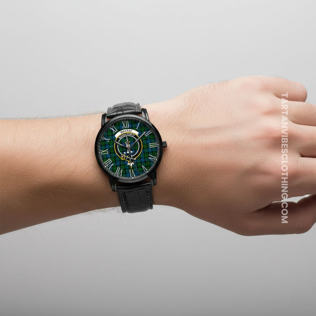 MacKay (McKay) Tartan Family Crest Leather Strap Quartz Watch