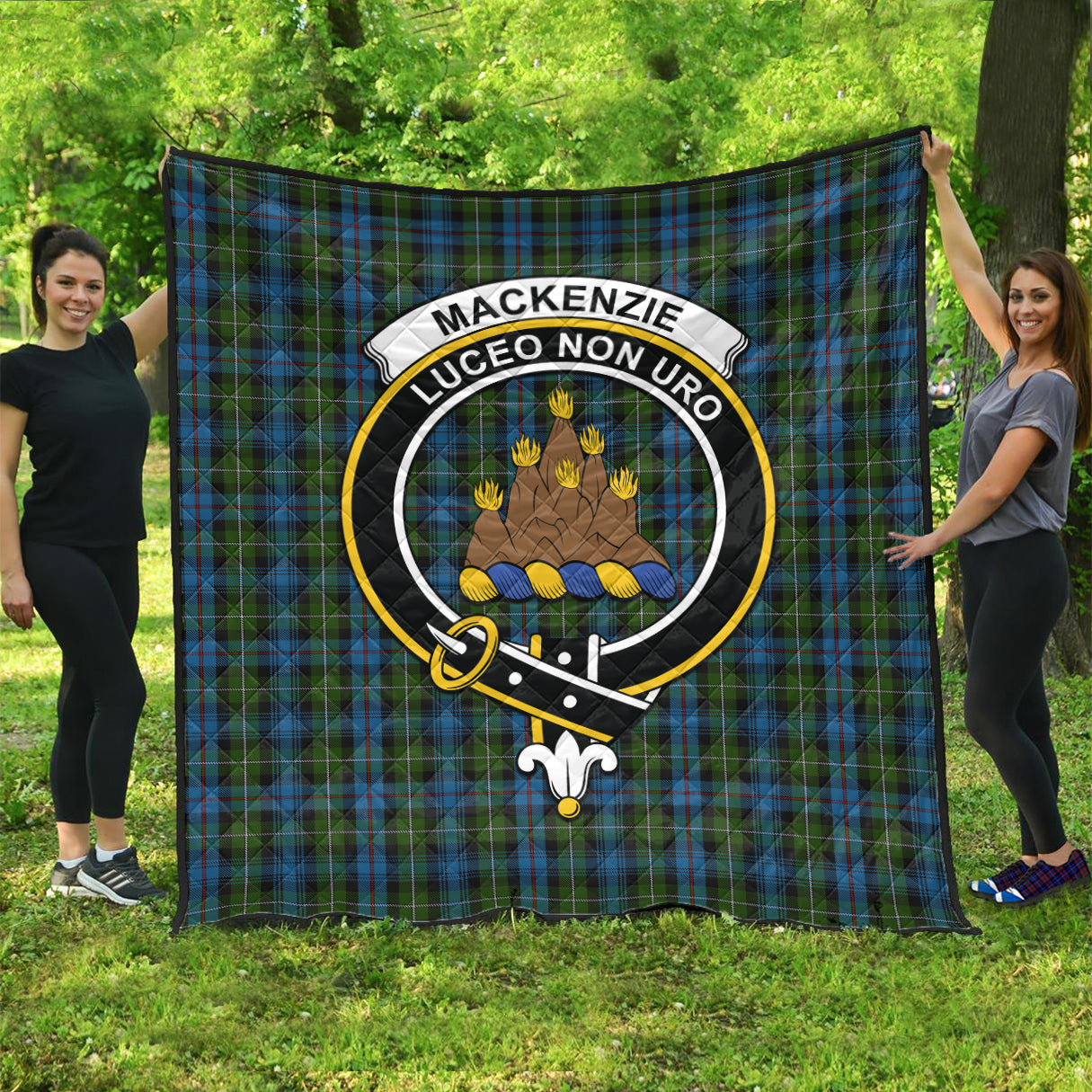 mackenzie-tartan-quilt-with-family-crest