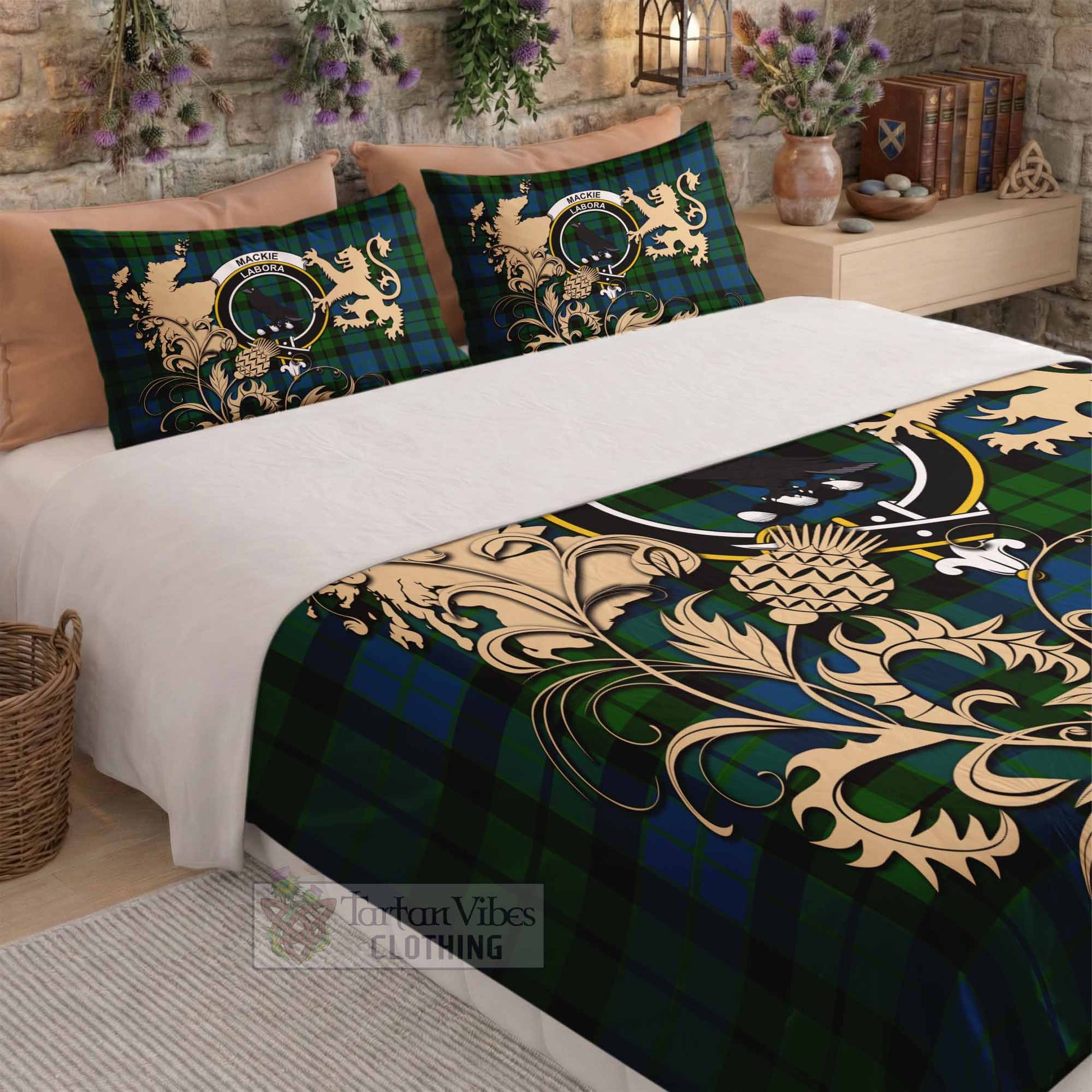MacKie (McKie) Tartan Crest Bedding Set with Scottish Iconic Symbols 