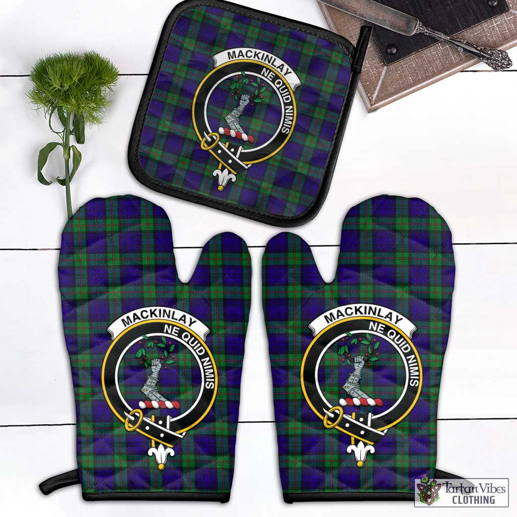 MacKinlay (McKinlay) Tartan Combo Oven Mitt & Pot-Holder with Family Crest Combo 1 Oven Mitt & 1 Pot-Holder Black - Tartan Vibes Clothing
