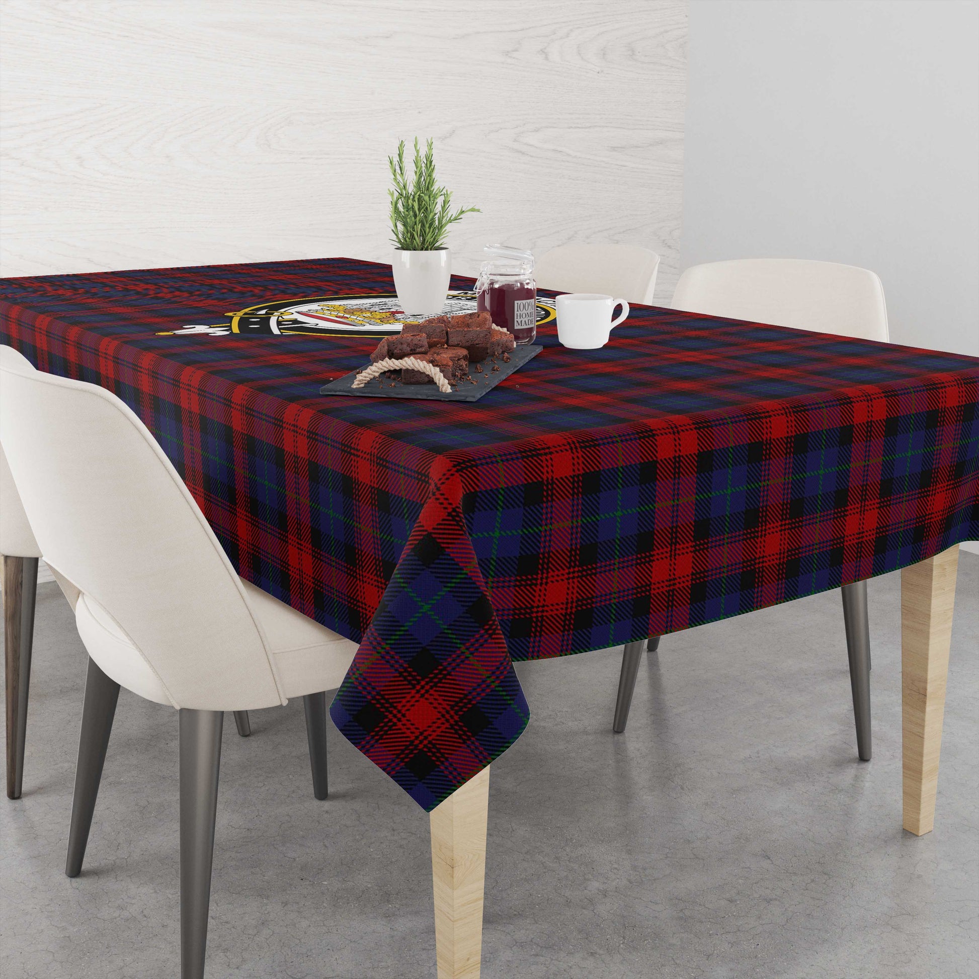 maclachlan-tatan-tablecloth-with-family-crest