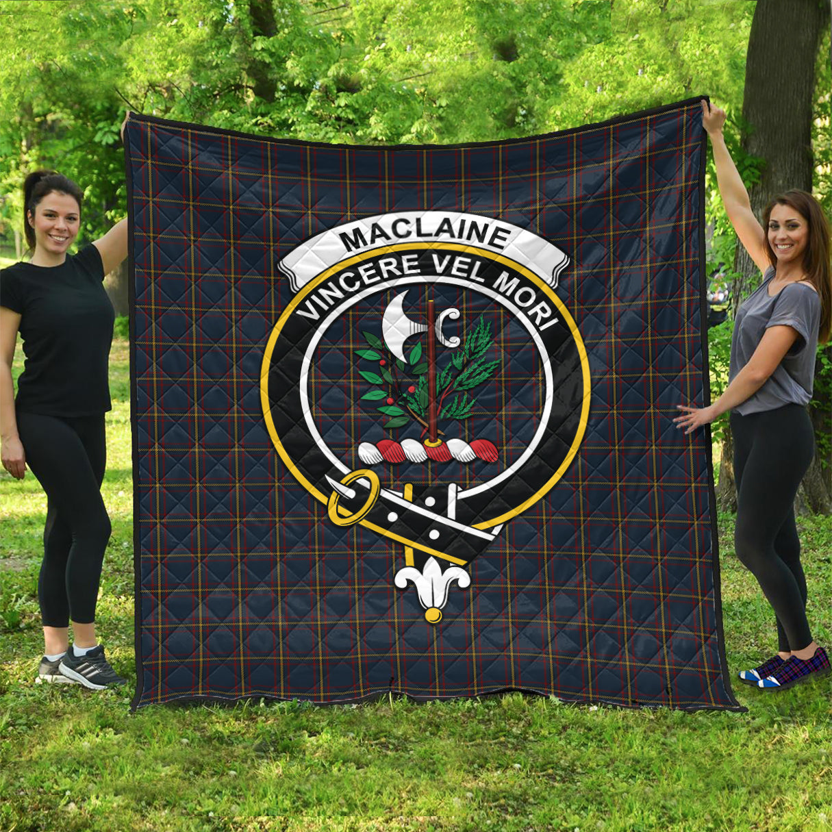 maclaine-of-lochbuie-hunting-tartan-quilt-with-family-crest
