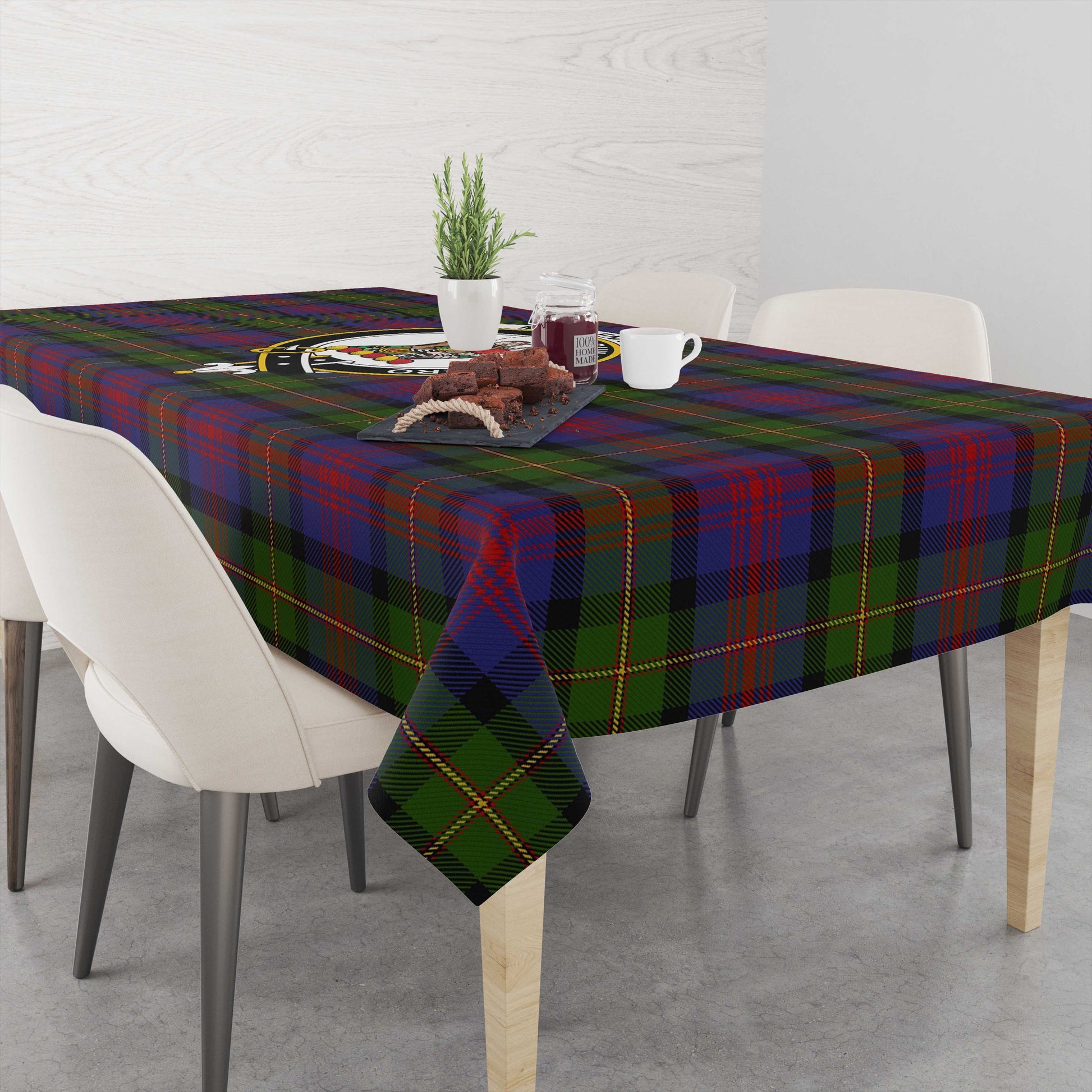 maclennan-tatan-tablecloth-with-family-crest