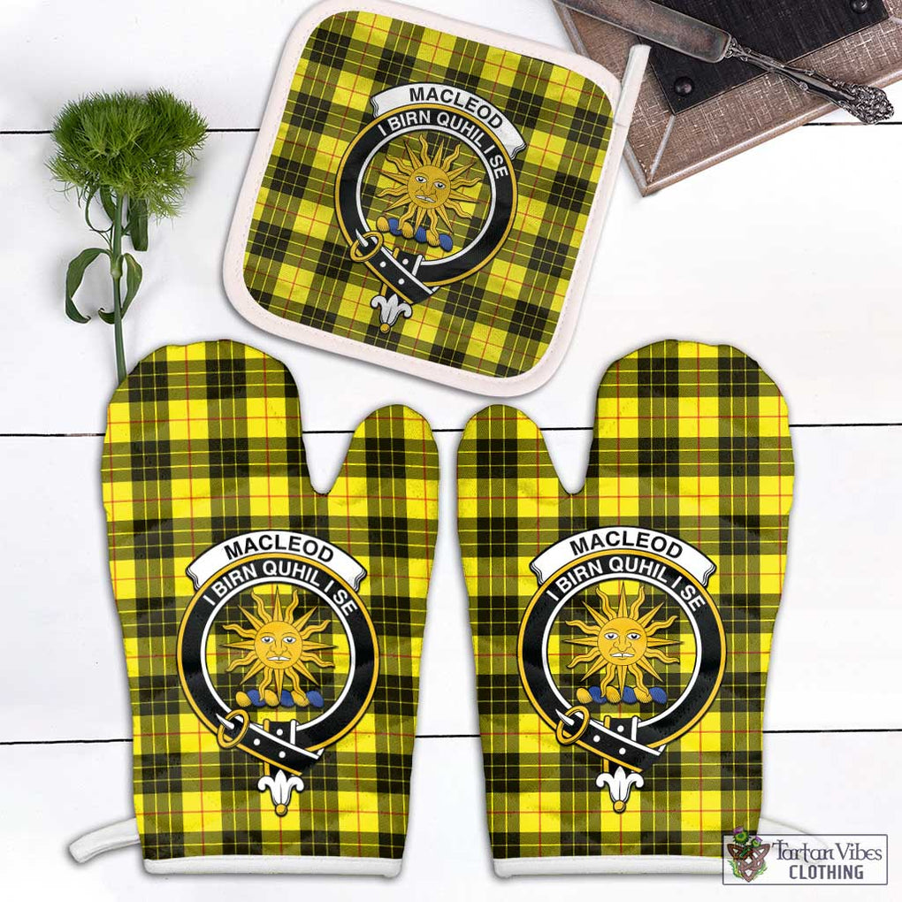MacLeod (McLeod) Tartan Combo Oven Mitt & Pot-Holder with Family Crest Combo 1 Oven Mitt & 1 Pot-Holder White - Tartan Vibes Clothing