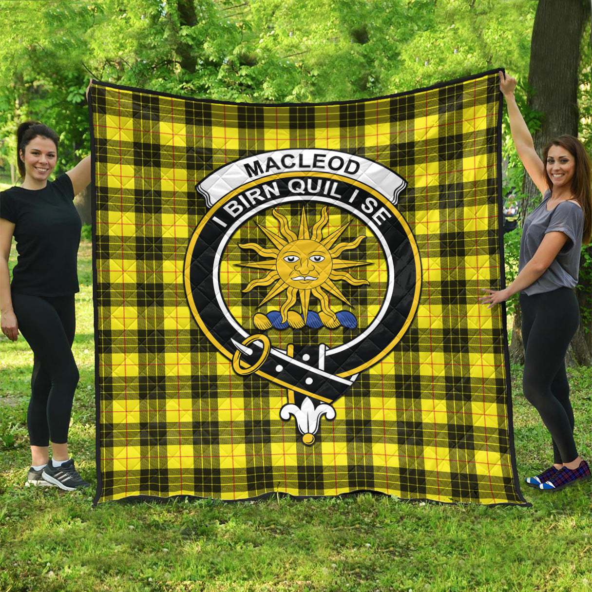 macleod-of-lewis-modern-tartan-quilt-with-family-crest