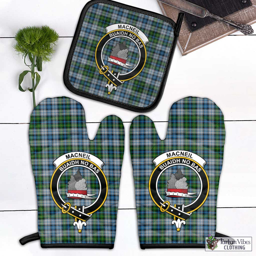 MacNeil (McNeil) Tartan Combo Oven Mitt & Pot-Holder with Family Crest Combo 1 Oven Mitt & 1 Pot-Holder Black - Tartan Vibes Clothing
