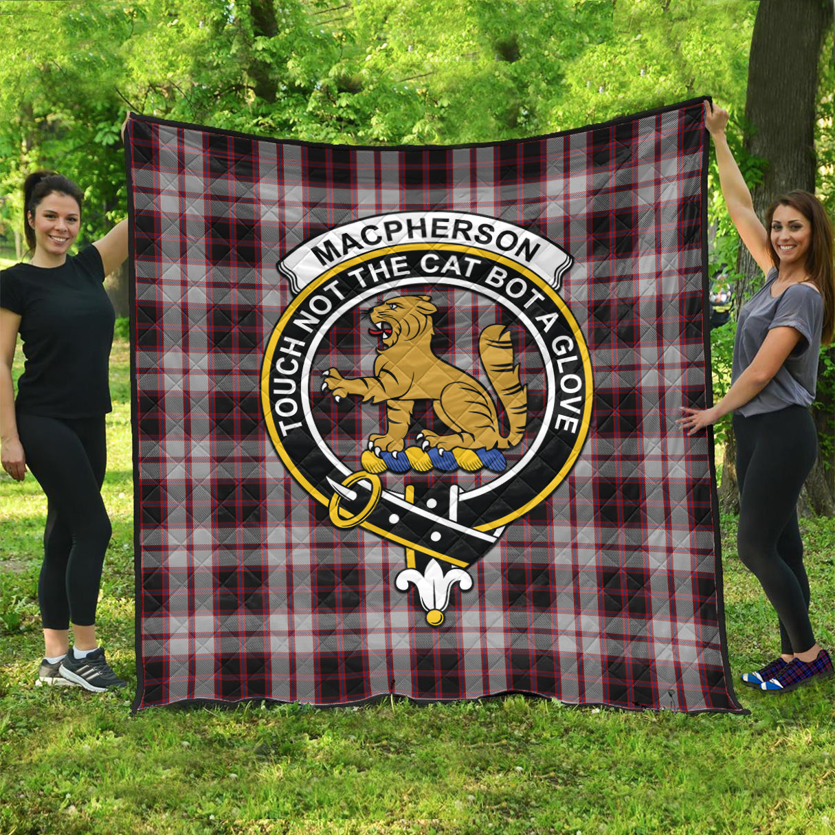 macpherson-tartan-quilt-with-family-crest
