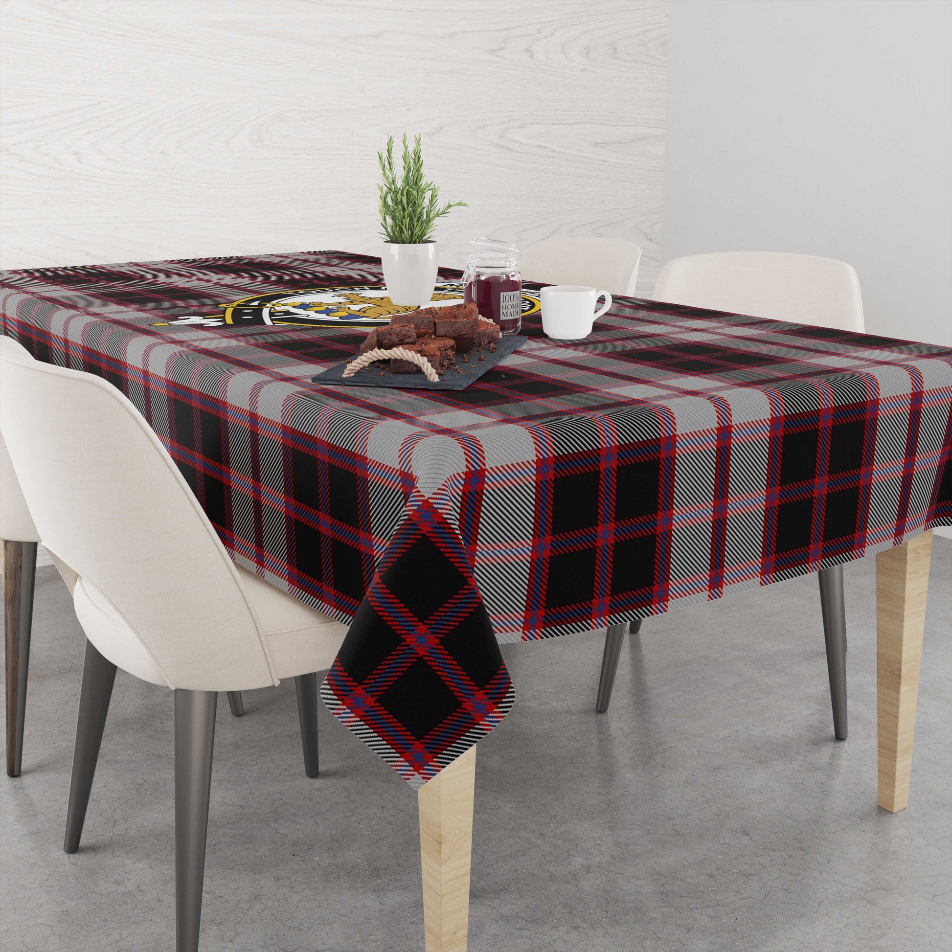 macpherson-tatan-tablecloth-with-family-crest