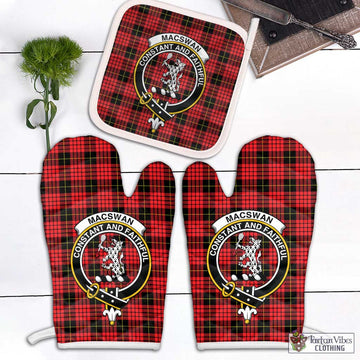 MacSwan Modern Tartan Combo Oven Mitt & Pot-Holder with Family Crest Combo 2 Oven Mitt & 1 Pot-Holder Black - Tartan Vibes Clothing