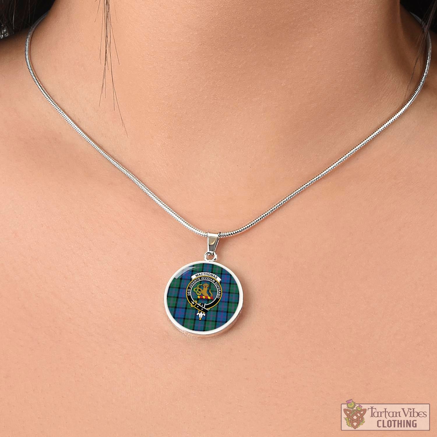 MacThomas (McThomas) Tartan Circle Necklace with Family Crest - Tartan Vibes Clothing