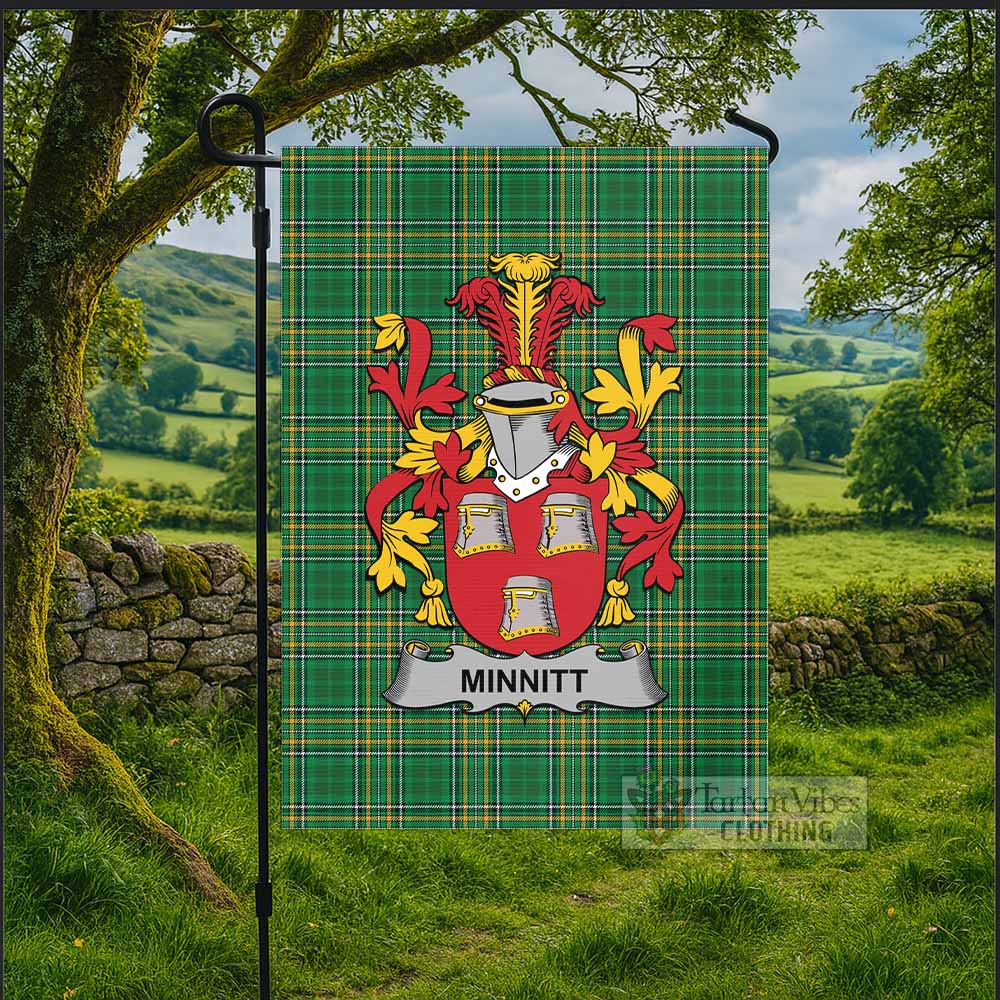 Minnitt Irish Clan Tartan Flag with Coat of Arms