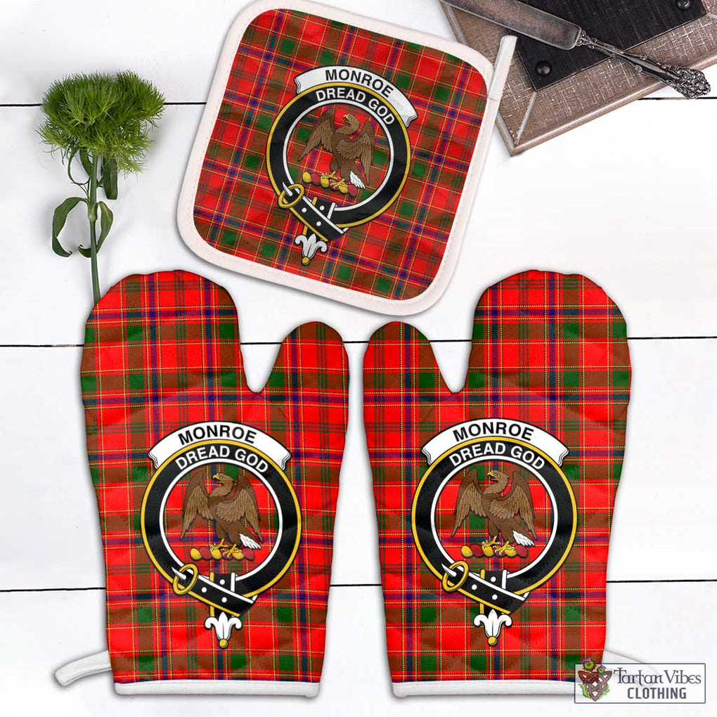 Monroe Modern Tartan Combo Oven Mitt & Pot-Holder with Family Crest Combo 1 Oven Mitt & 1 Pot-Holder White - Tartan Vibes Clothing