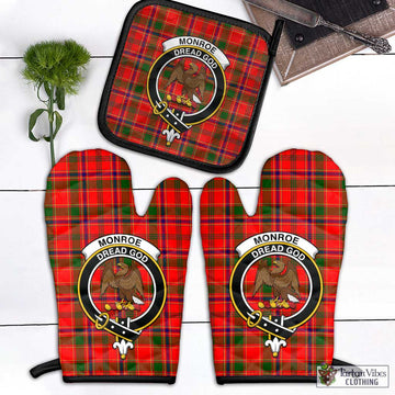 Monroe Modern Tartan Combo Oven Mitt & Pot-Holder with Family Crest Combo 1 Oven Mitt & 1 Pot-Holder Black - Tartan Vibes Clothing