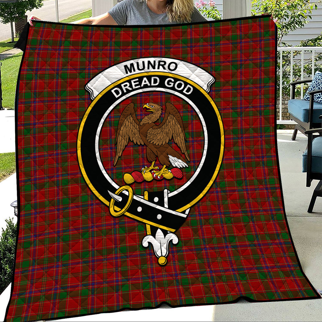 munro-tartan-quilt-with-family-crest