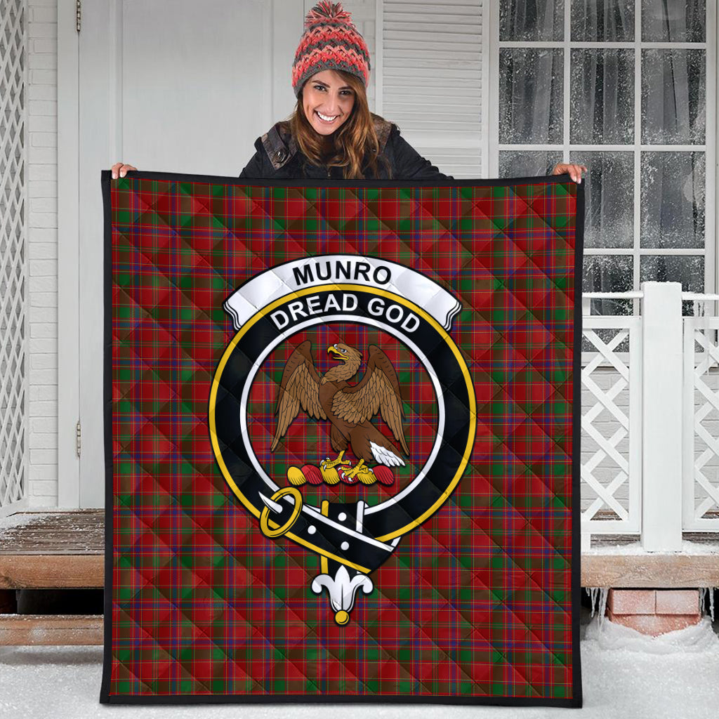 munro-tartan-quilt-with-family-crest