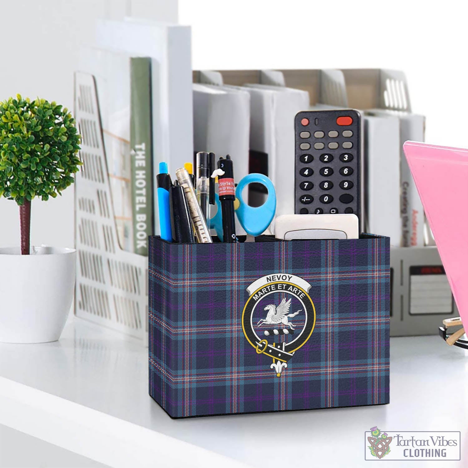 Nevoy Tartan Pen Holder with Family Crest One Size 5.9"(L)*2.7"(W)*4.3"(H) - Tartan Vibes Clothing