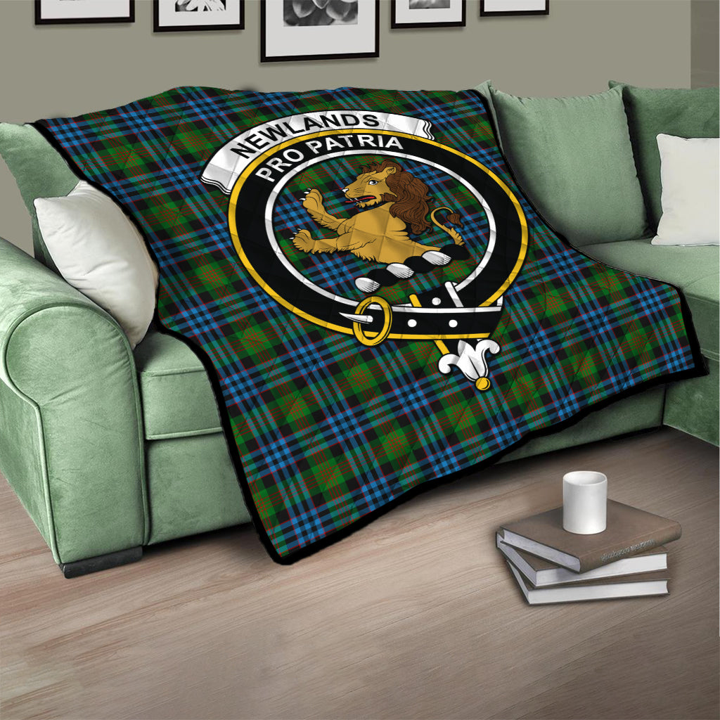 newlands-of-lauriston-tartan-quilt-with-family-crest