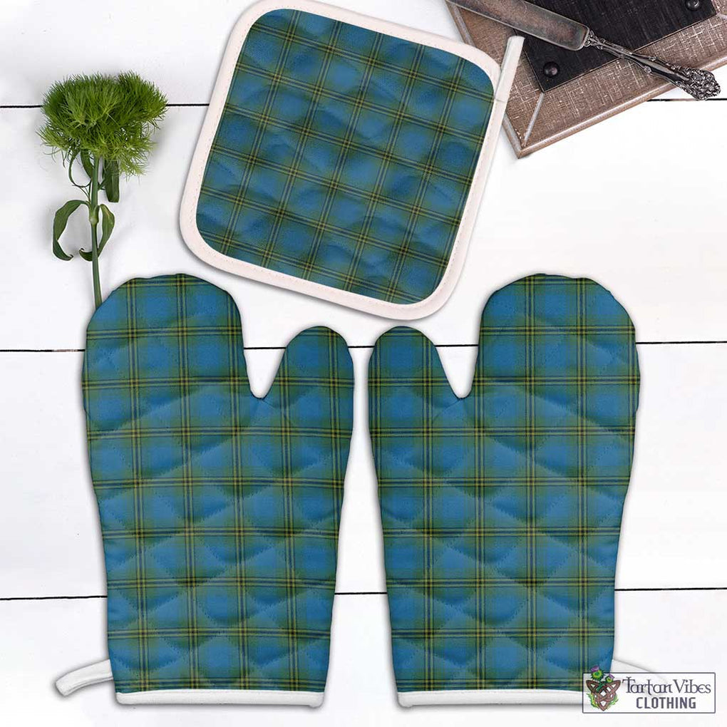 Oliver Tartan Combo Oven Mitt & Pot-Holder Combo 2 Oven Mitt & 1 Pot-Holder Black - Tartan Vibes Clothing