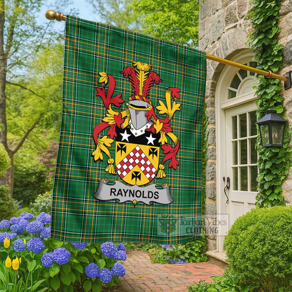 Raynolds Irish Clan Tartan Flag with Coat of Arms
