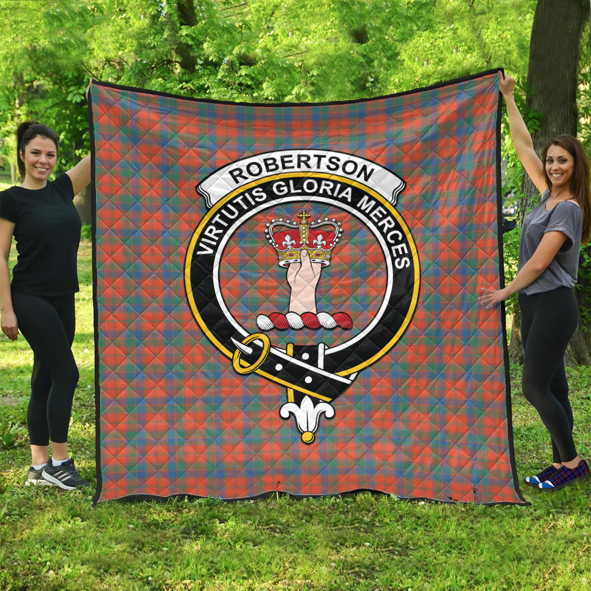 robertson-ancient-tartan-quilt-with-family-crest