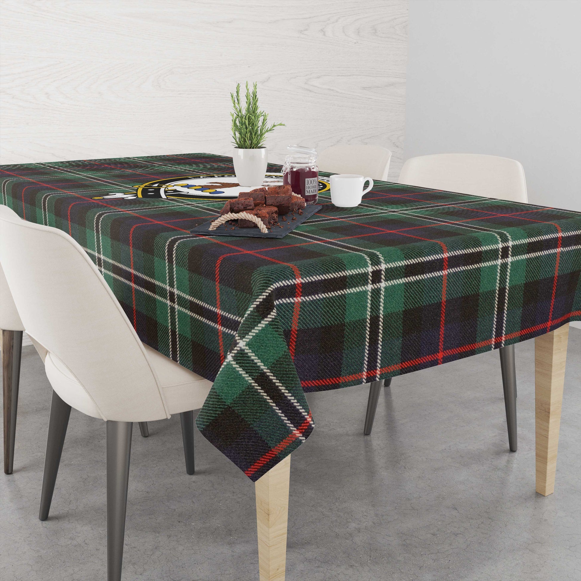 rollo-hunting-tatan-tablecloth-with-family-crest