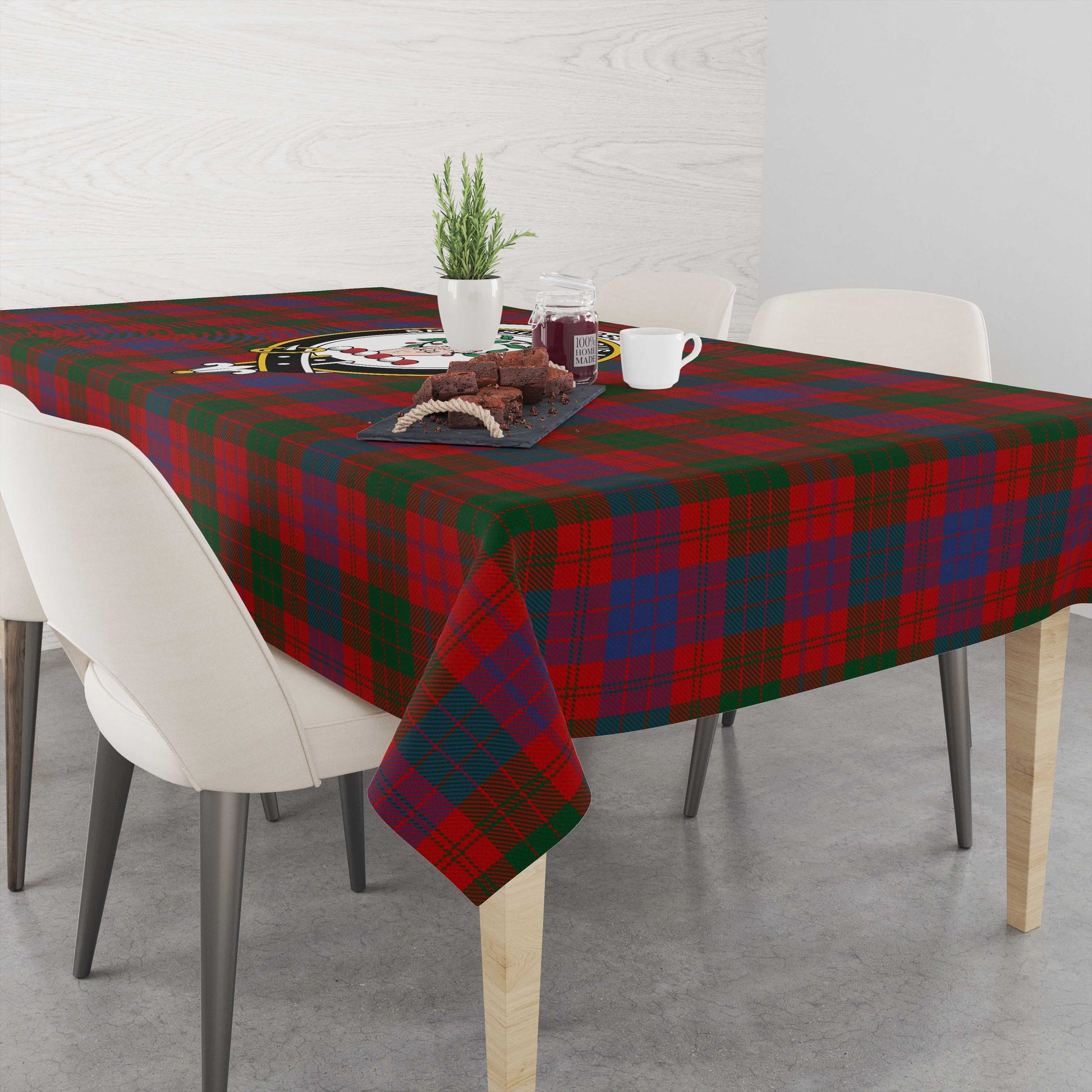 ross-tatan-tablecloth-with-family-crest