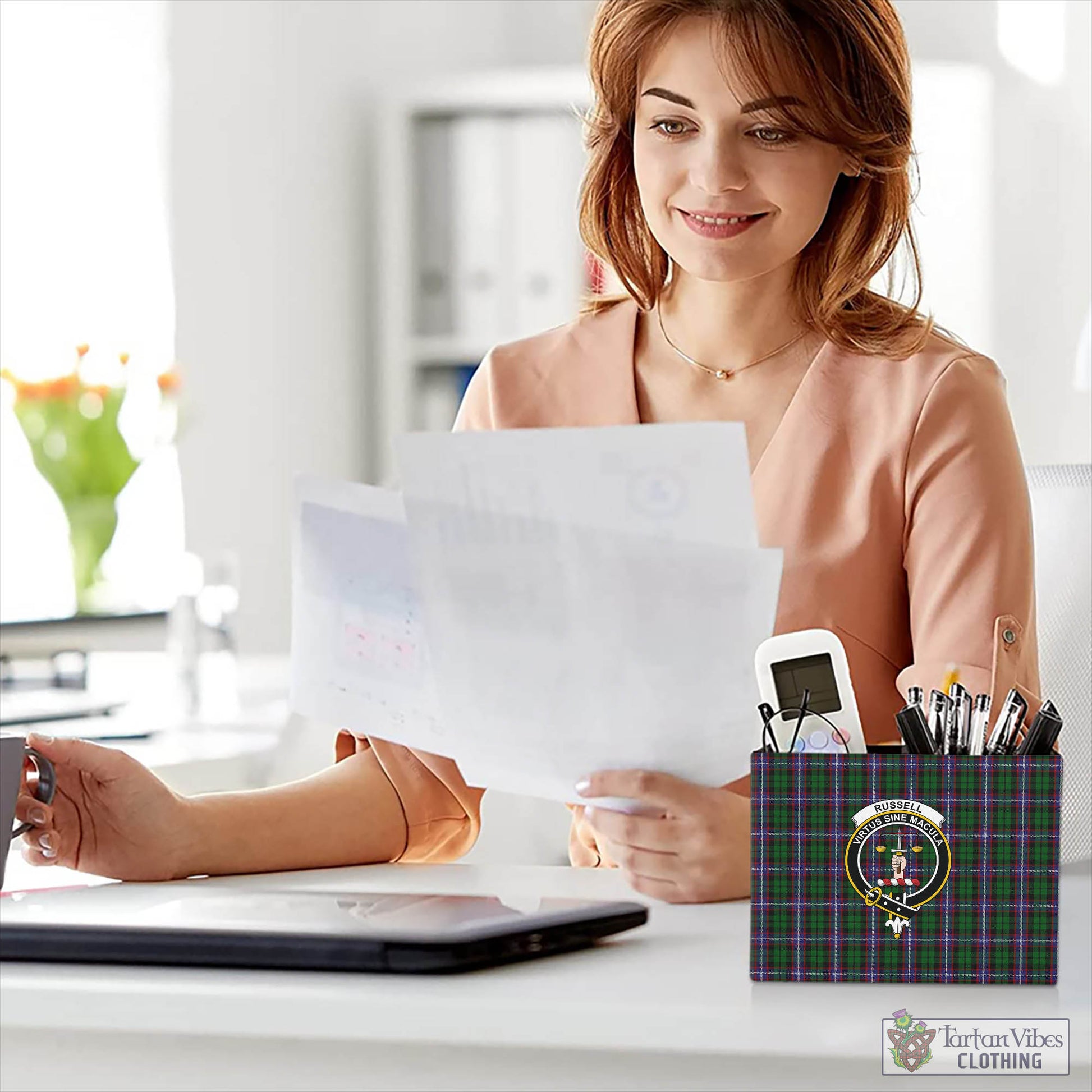 Russell Tartan Pen Holder with Family Crest - Tartan Vibes Clothing