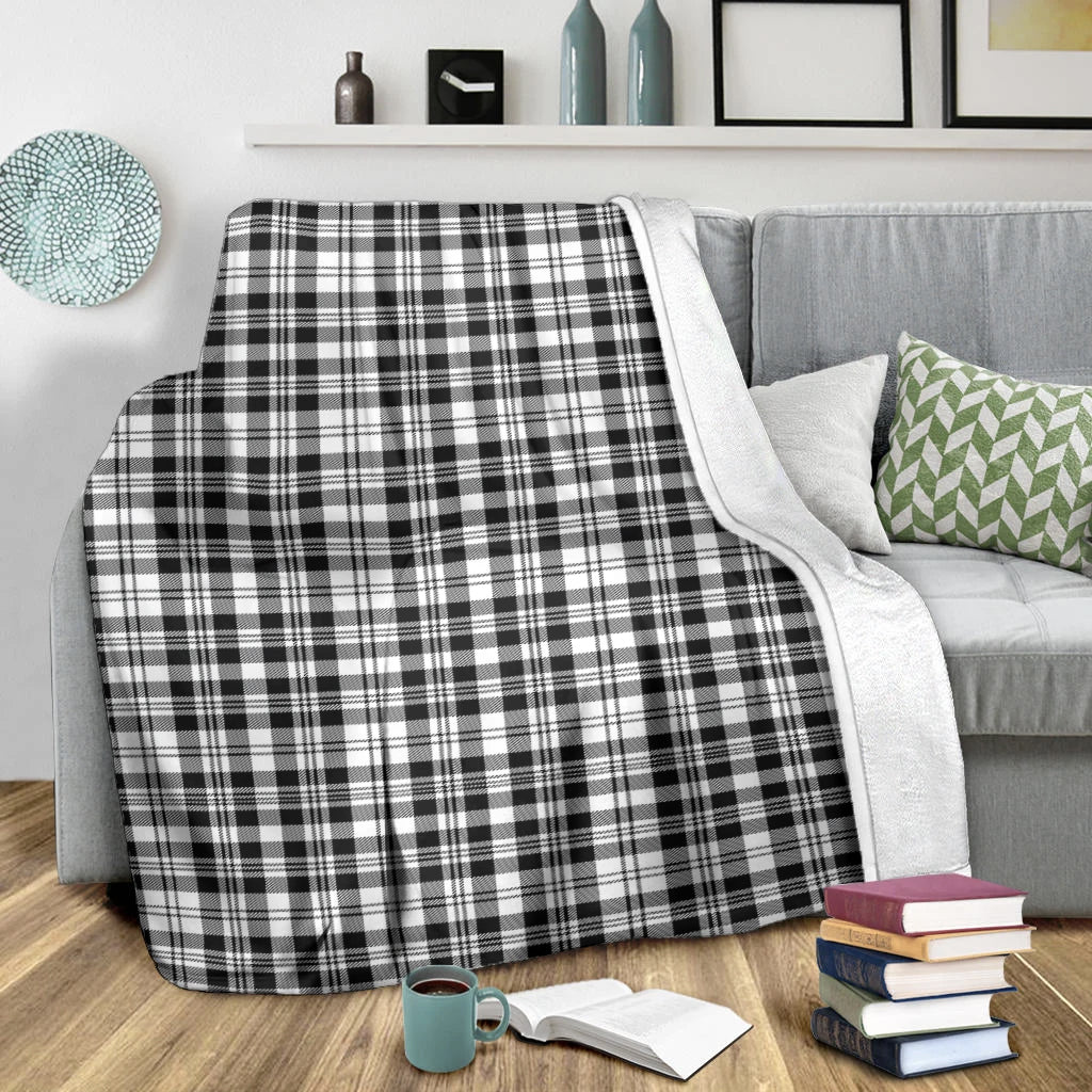 scott-black-white-tartan-blanket
