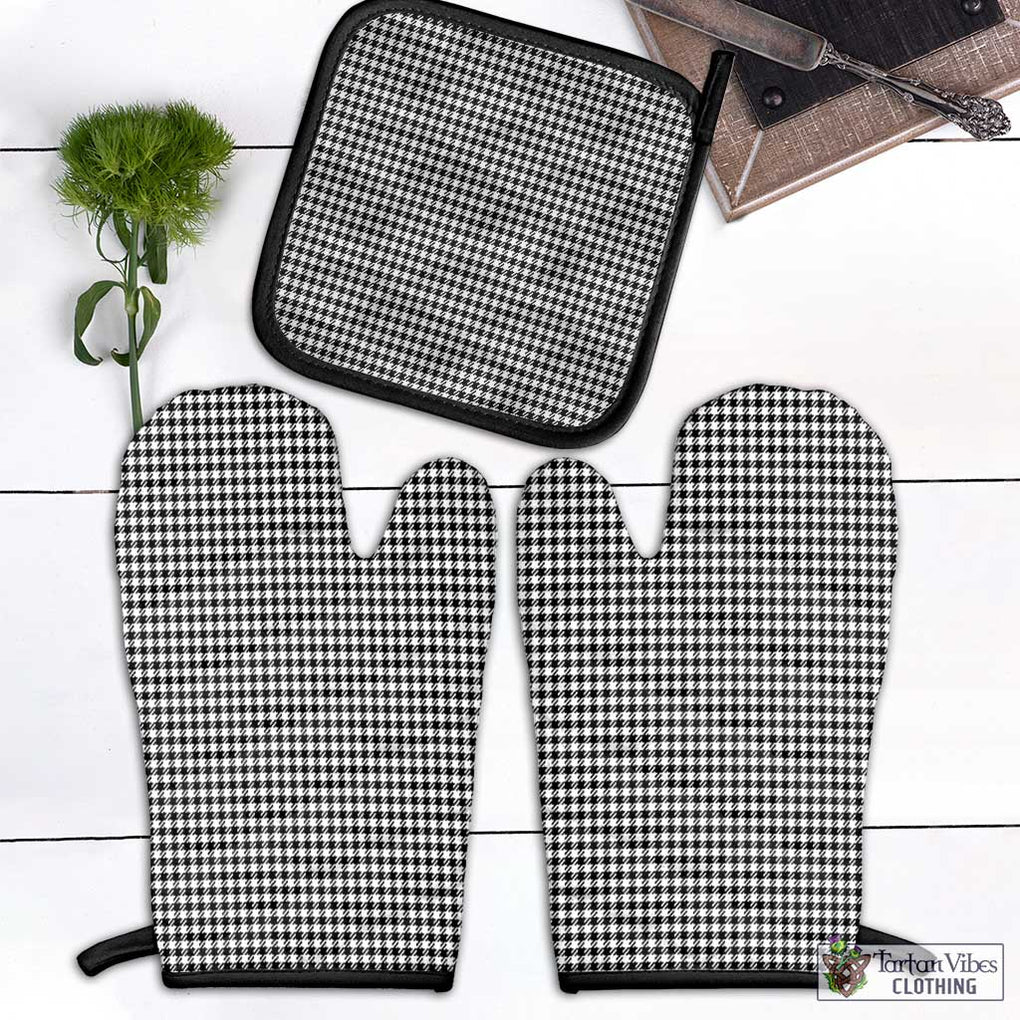Shepherd Tartan Combo Oven Mitt & Pot-Holder Combo 1 Oven Mitt & 1 Pot-Holder Black - Tartan Vibes Clothing