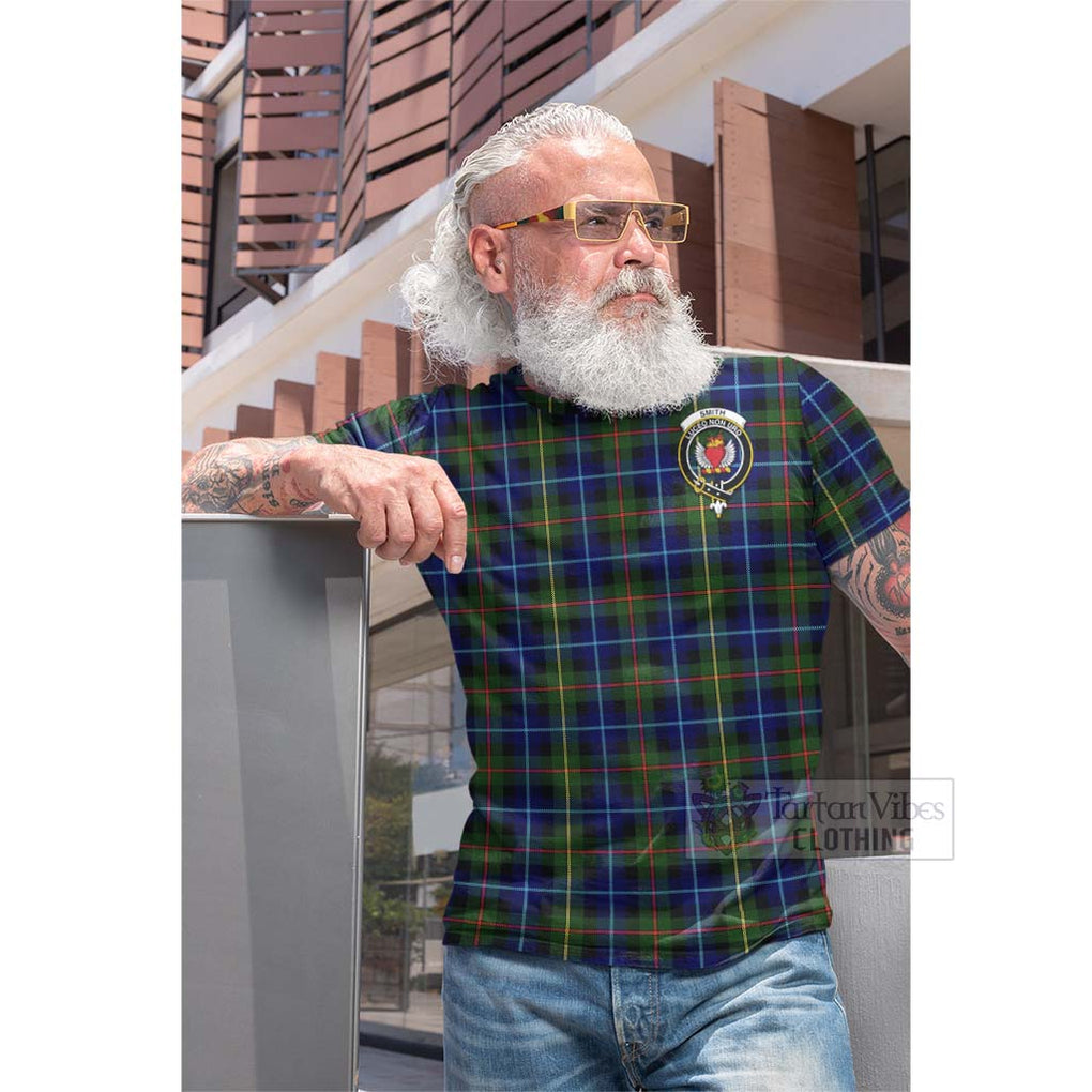 Tartan Vibes Clothing Smith Tartan Cotton T-shirt with Family Crest and Bearded Skull Holding Bottles of Whiskey