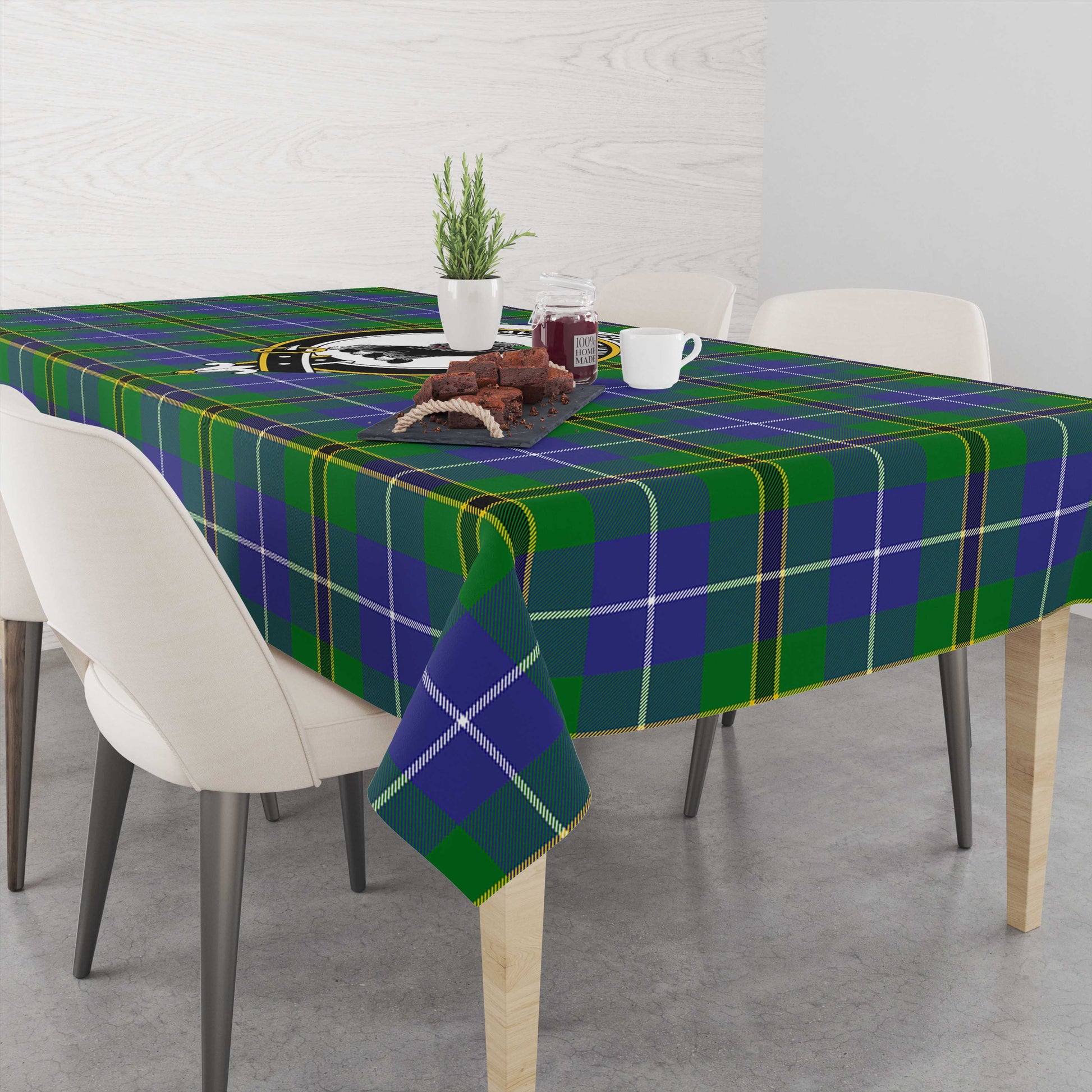 turnbull-hunting-tatan-tablecloth-with-family-crest
