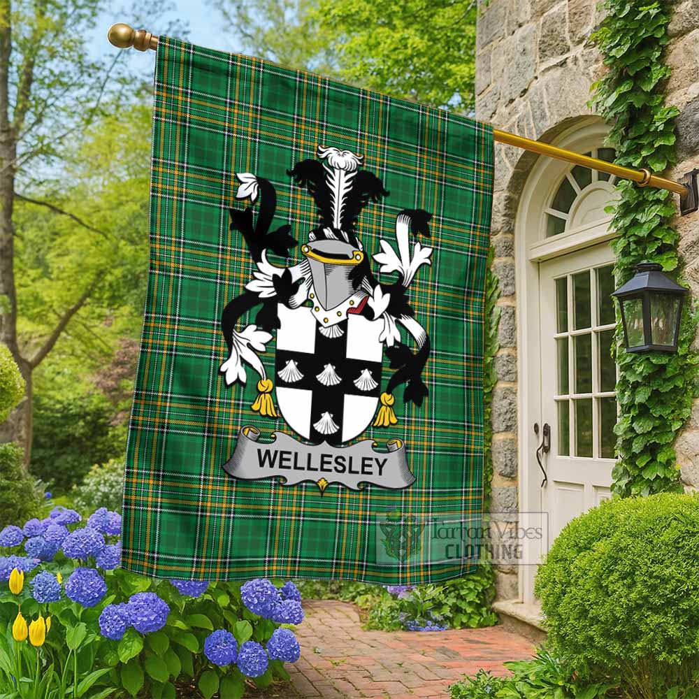 Wellesley Irish Clan Tartan Flag with Coat of Arms