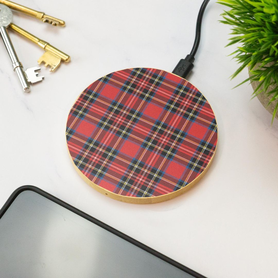 Wireless Charger with Tartan Pattern