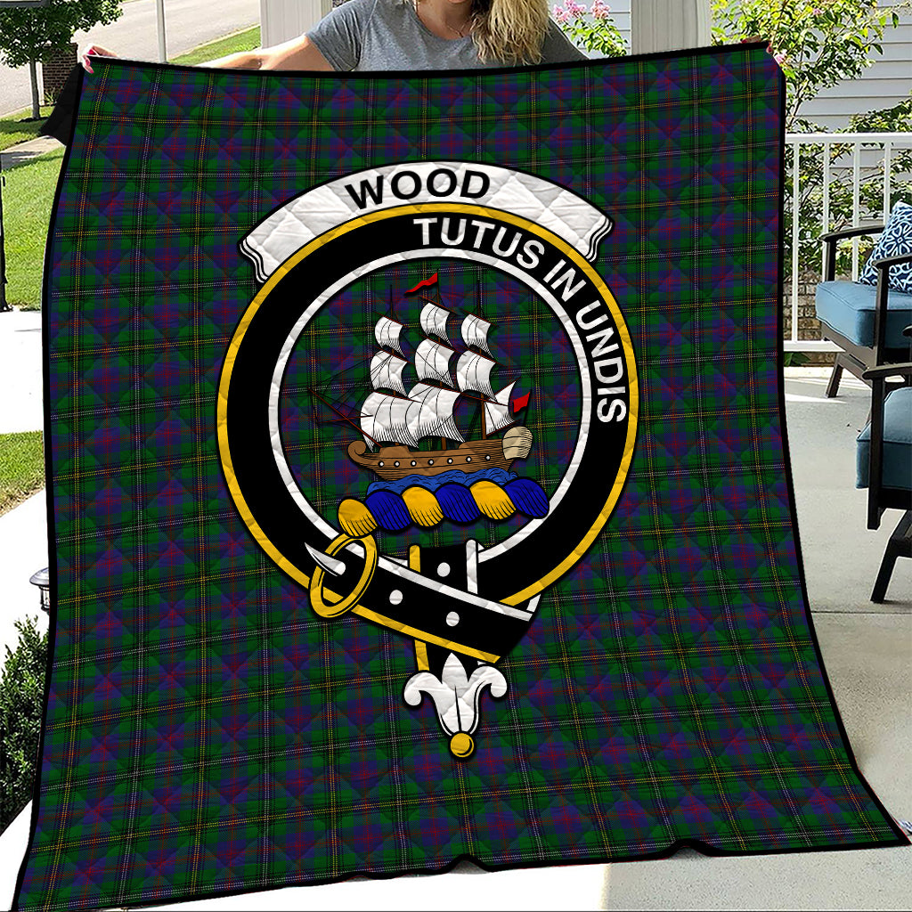 wood-tartan-quilt-with-family-crest